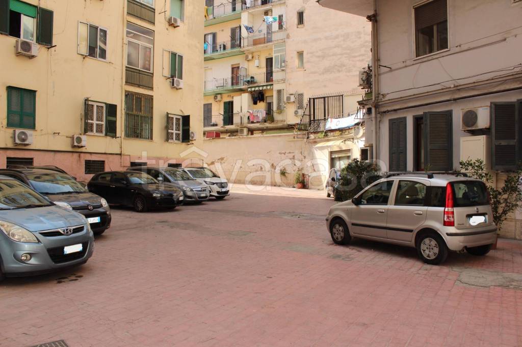 appartamento in vendita a Napoli in zona Fuorigrotta