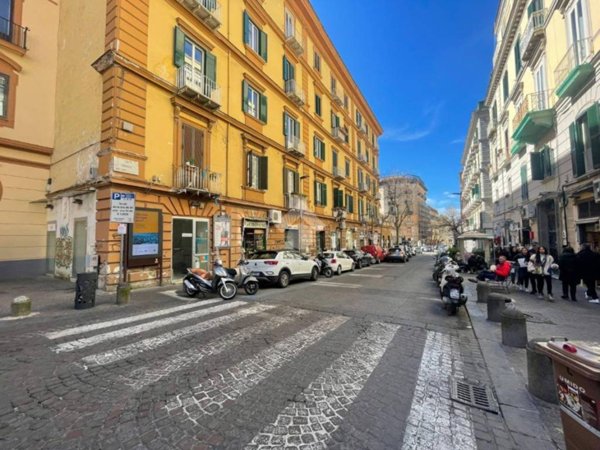 negozio in vendita a Napoli in zona Vomero