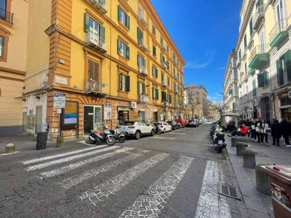negozio in vendita a Napoli in zona Vomero