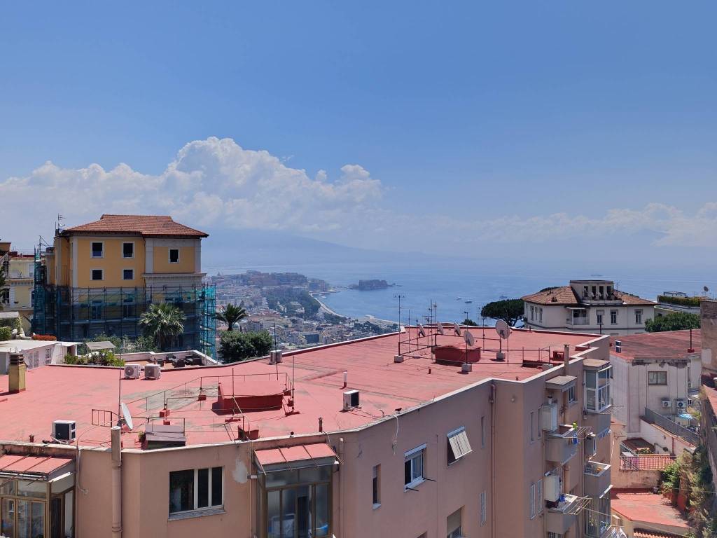 appartamento in vendita a Napoli in zona Posillipo