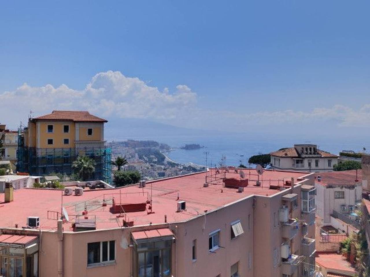 appartamento in vendita a Napoli in zona Fuorigrotta