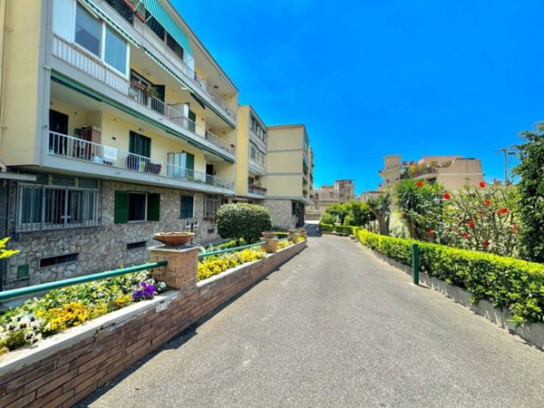 appartamento in vendita a Napoli in zona Bagnoli