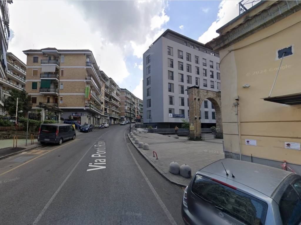 appartamento in vendita a Napoli in zona San Carlo all'Arena