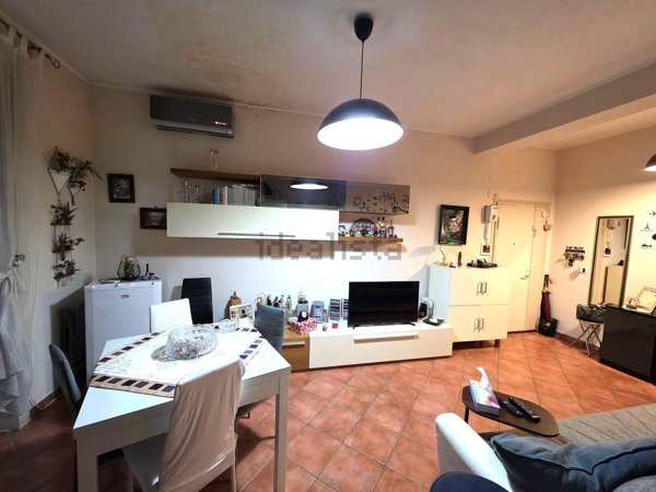 appartamento in vendita a Napoli in zona San Carlo all'Arena