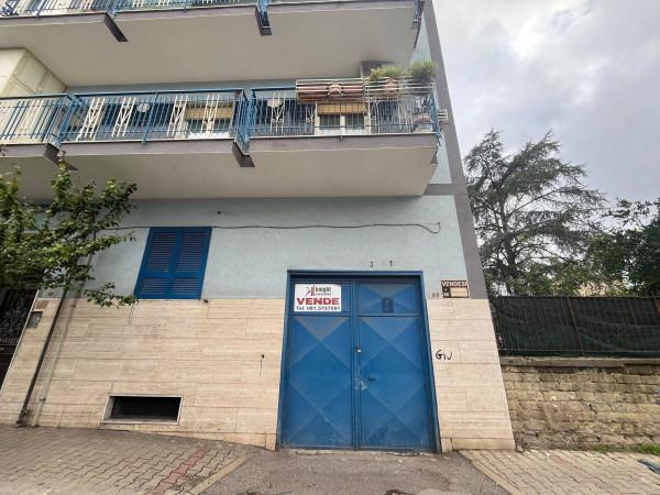 negozio in vendita a Napoli in zona Barra