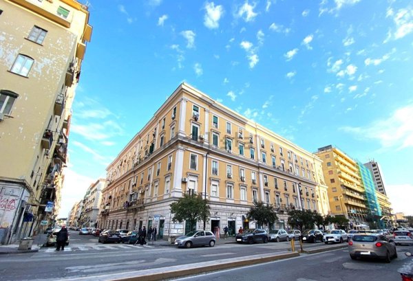appartamento in vendita a Napoli in zona Vicaria