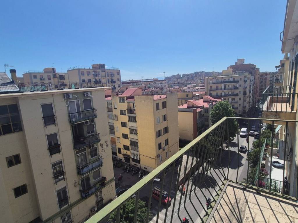 appartamento in vendita a Napoli in zona Arenella