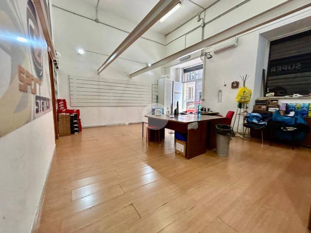 negozio in vendita a Napoli