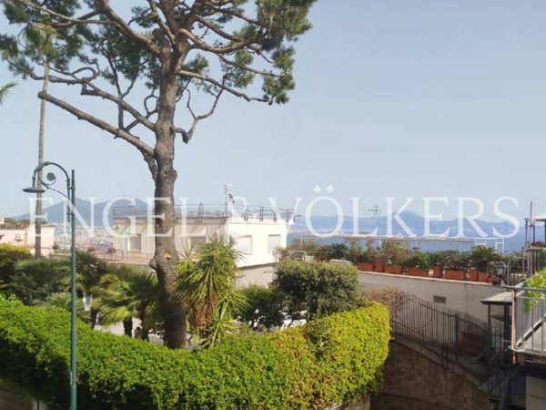appartamento in vendita a Napoli in zona Arenella