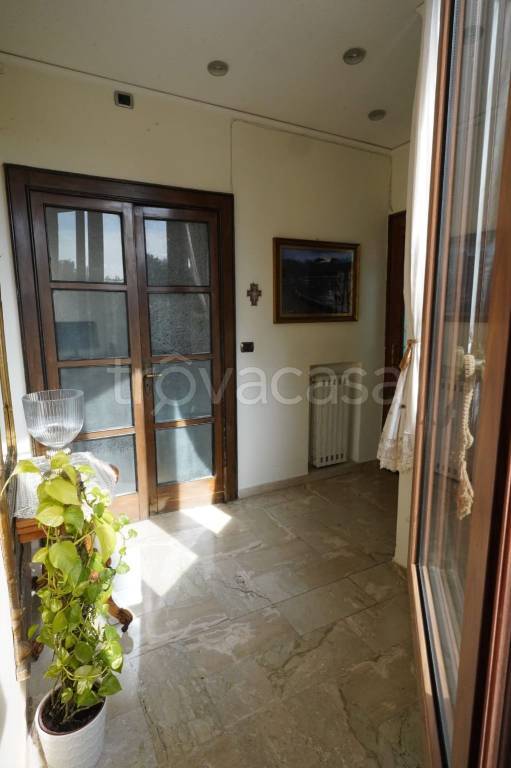 appartamento in vendita a Napoli in zona San Carlo all'Arena