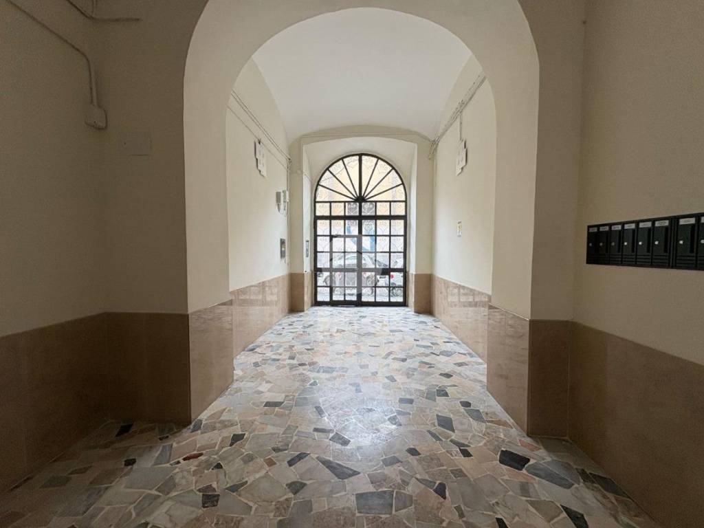 locale commerciale in vendita a Napoli
