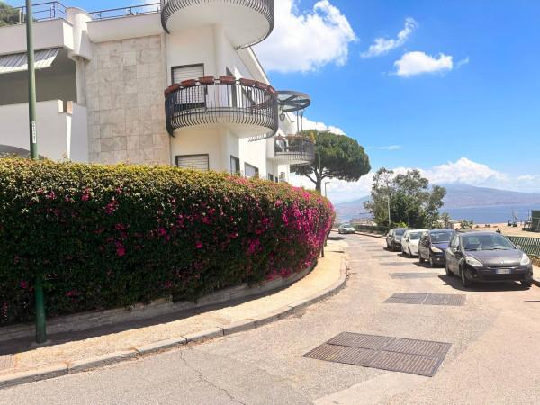 appartamento in vendita a Napoli in zona Posillipo
