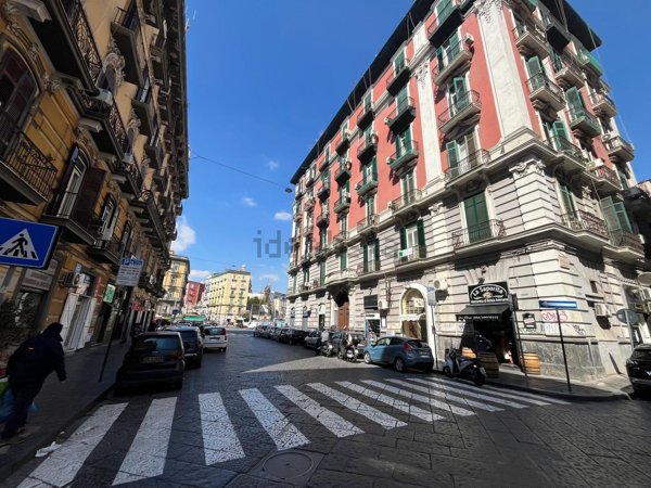 locale commerciale in vendita a Napoli in zona San Lorenzo