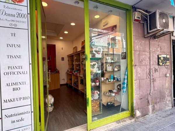 negozio in vendita a Napoli in zona Soccavo