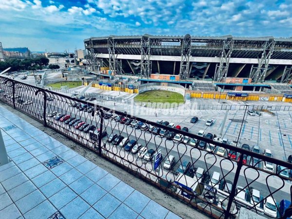 appartamento in vendita a Napoli in zona Fuorigrotta