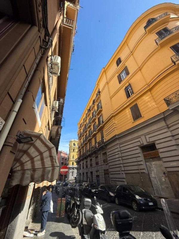appartamento in vendita a Napoli in zona Stella