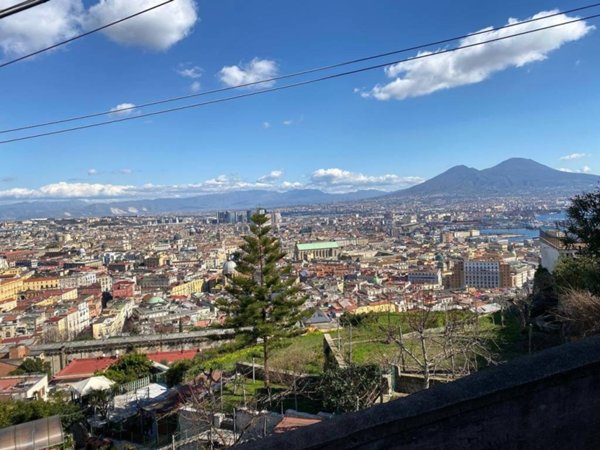 appartamento in vendita a Napoli in zona Vomero