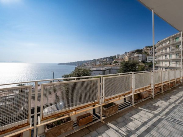 appartamento in vendita a Napoli in zona Posillipo