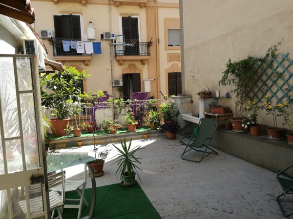 appartamento in vendita a Napoli in zona San Lorenzo