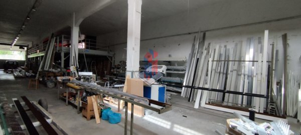 capannone in vendita a Napoli in zona San Giovanni a Teduccio