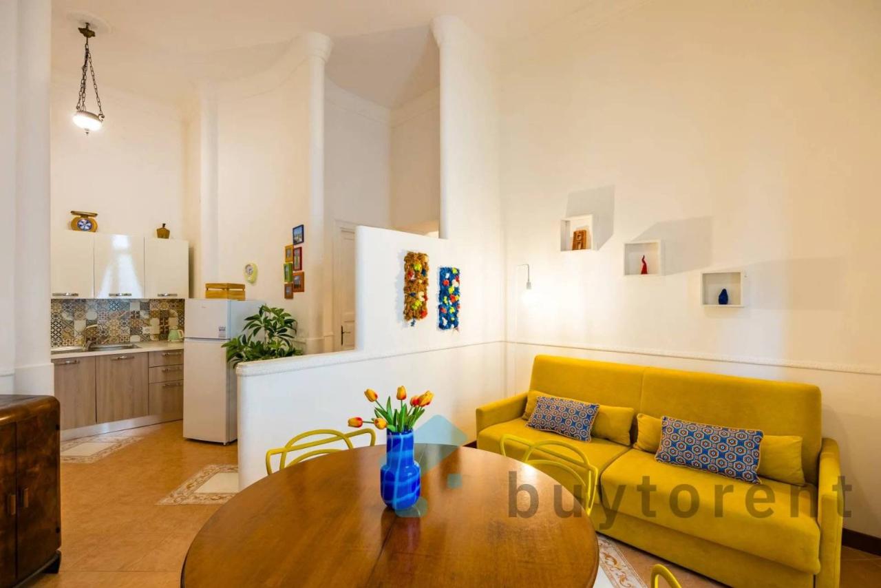 appartamento in vendita a Napoli in zona San Ferdinando