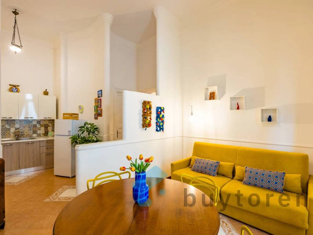 appartamento in vendita a Napoli in zona San Ferdinando