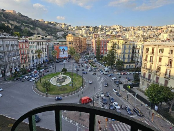 appartamento in vendita a Napoli in zona Chiaia