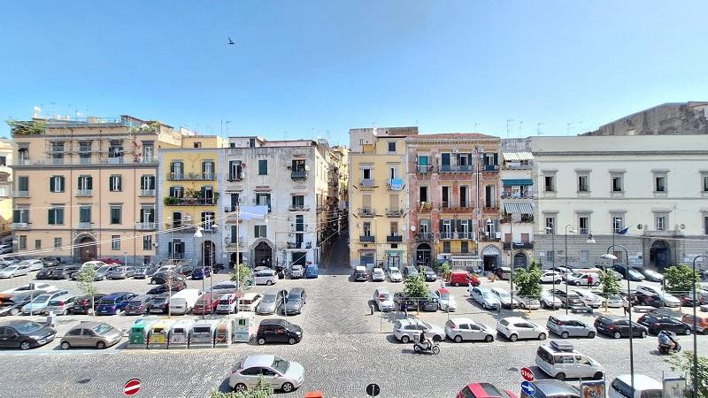 appartamento in vendita a Napoli in zona Pendino / San Giuseppe