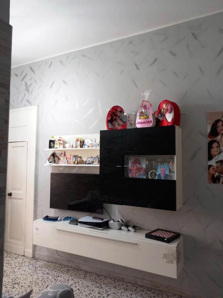 appartamento in vendita a Napoli in zona Stella