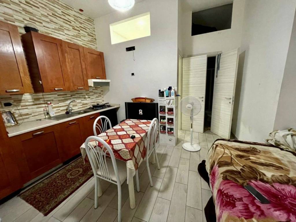 appartamento in vendita a Napoli in zona San Lorenzo