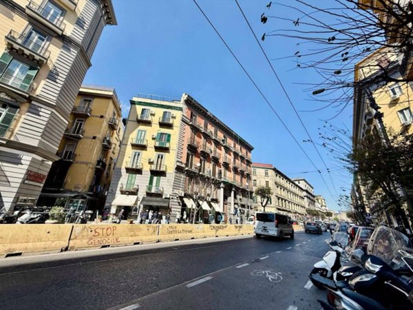appartamento in vendita a Napoli in zona Stella