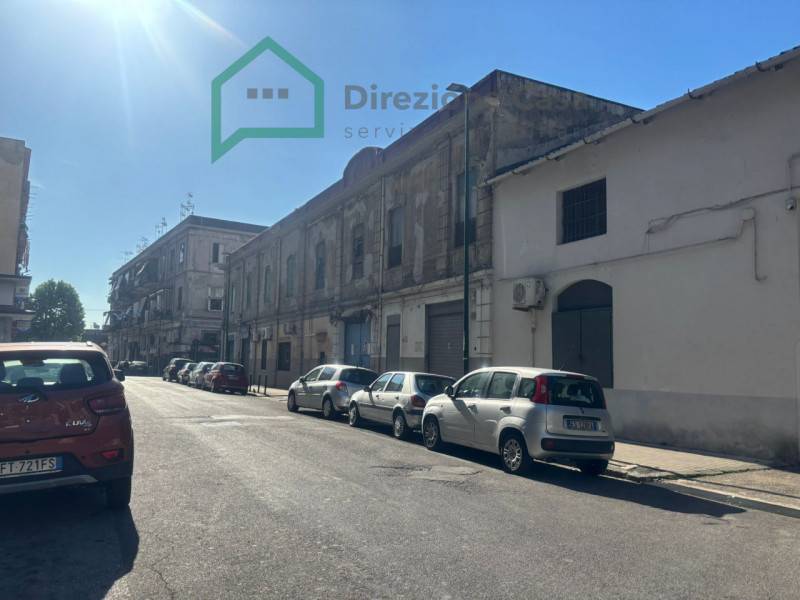 intera palazzina in vendita a Napoli