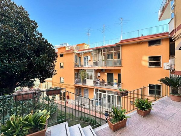 appartamento in vendita a Napoli in zona Arenella