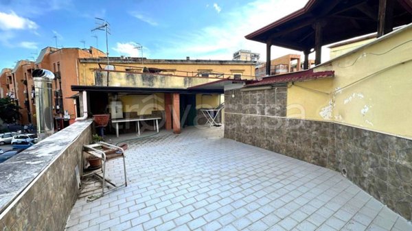 casa indipendente in vendita a Napoli in zona Piscinola
