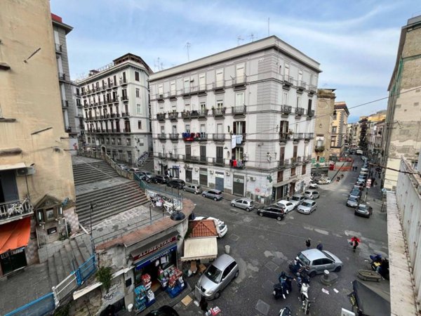 appartamento in vendita a Napoli in zona Pendino / San Giuseppe