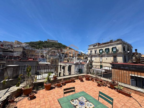appartamento in vendita a Napoli in zona Montecalvario