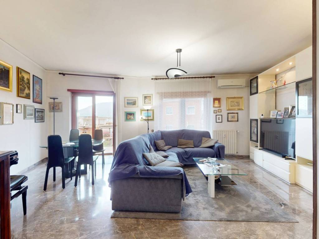 appartamento in vendita a Napoli in zona Arenella