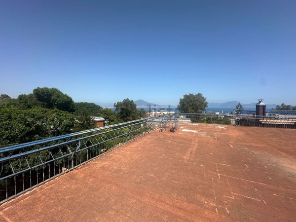 appartamento in vendita a Napoli in zona Posillipo