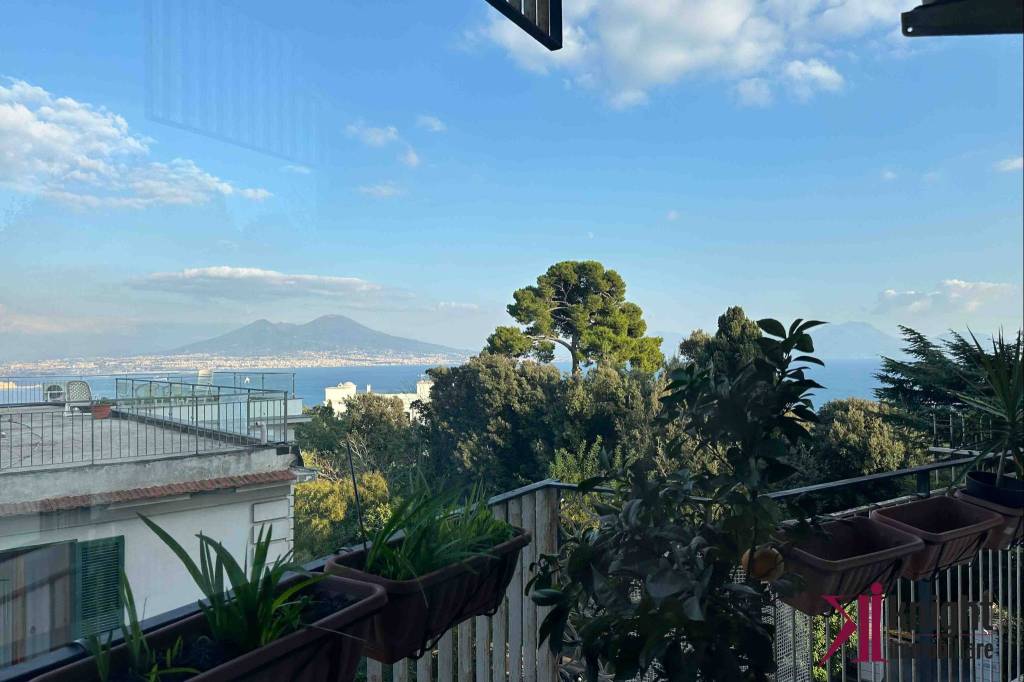 appartamento in vendita a Napoli in zona Posillipo