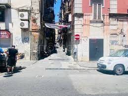 appartamento in vendita a Napoli in zona Chiaia