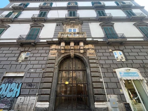 appartamento in vendita a Napoli in zona Pendino / San Giuseppe