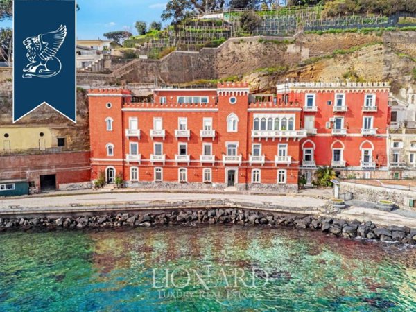 appartamento in vendita a Napoli in zona Posillipo