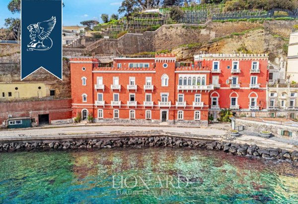 appartamento in vendita a Napoli in zona Posillipo