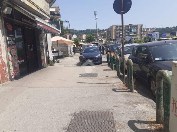 negozio in vendita a Napoli in zona Soccavo