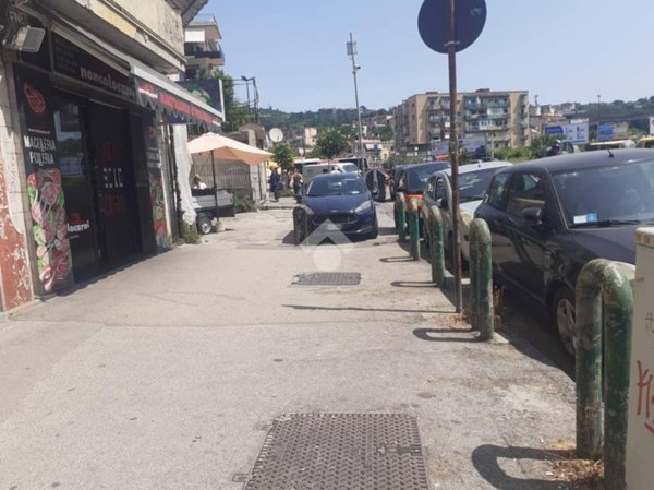 negozio in vendita a Napoli in zona Soccavo