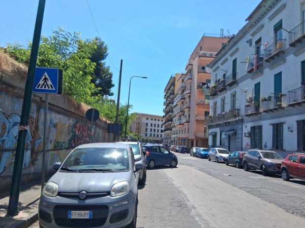 appartamento in vendita a Napoli in zona Bagnoli