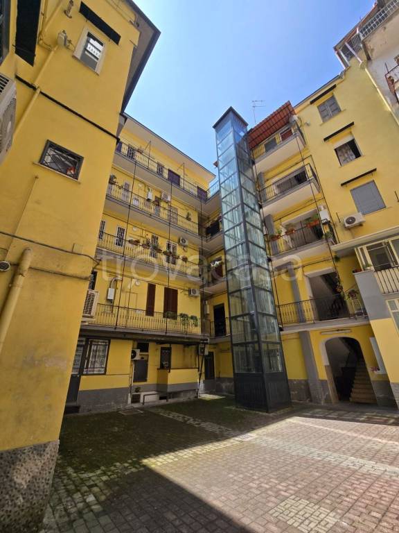 appartamento in vendita a Napoli in zona Fuorigrotta