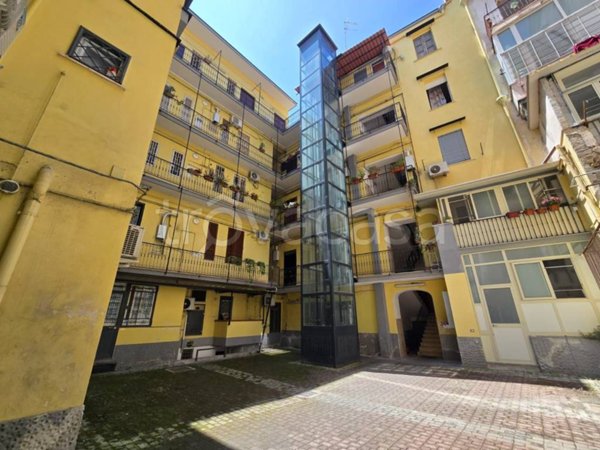 appartamento in vendita a Napoli in zona Fuorigrotta