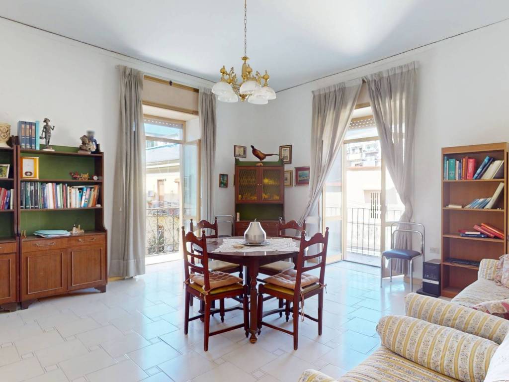 appartamento in vendita a Napoli in zona Pendino / San Giuseppe