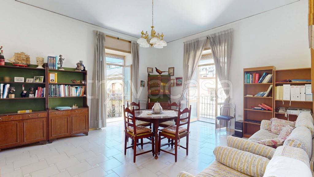 appartamento in vendita a Napoli in zona Pendino / San Giuseppe